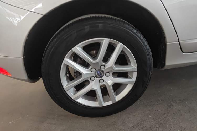 Used Volvo XC60 2017 T5 Smart Upgrade Edition Exterior 3