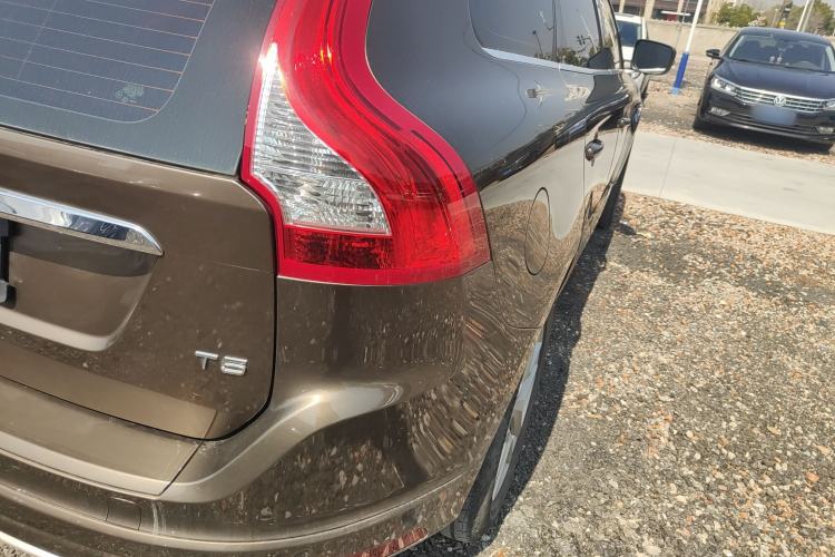 Used Volvo XC60 2017 T5 Smart Upgrade Edition Exterior 3