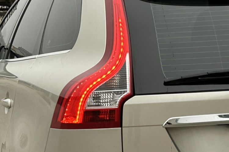 Used Volvo XC60 2017 T5 AWD Smart Upgrade Edition Exterior 4