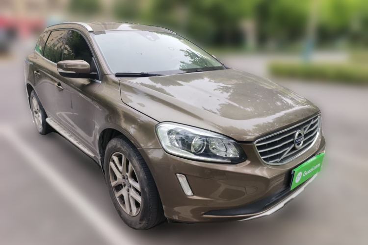 Used Volvo XC60 2017 T5 Smart Upgrade Edition Front Right 45 Deg