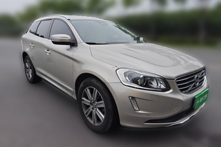 Used Volvo XC60 2017 T5 AWD Smart Upgrade Edition Front Right 45 Deg