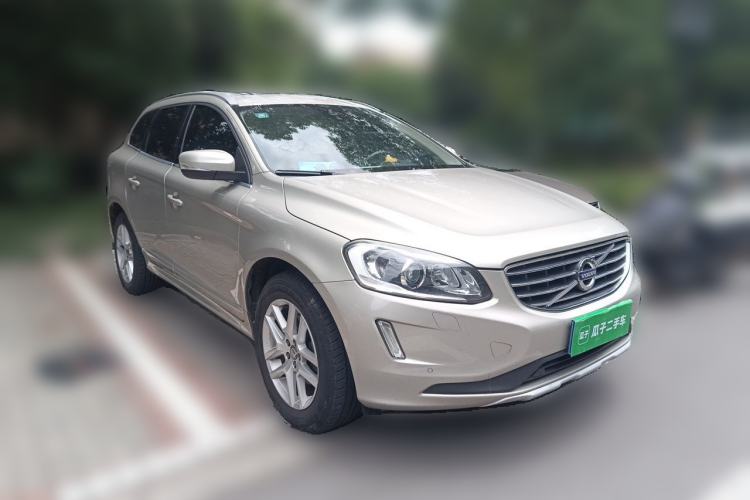 Used Volvo XC60 2017 T5 Smart Upgrade Edition Front Right 45 Deg