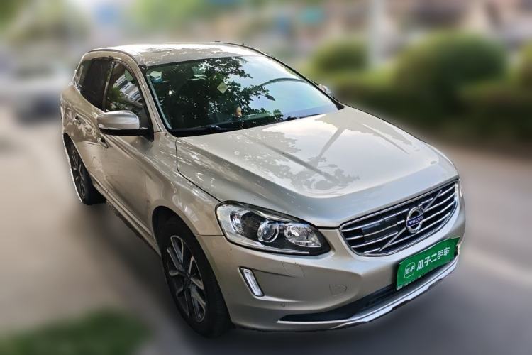 Used Volvo XC60 2017 T5 AWD Smart Upgrade Edition Front Right 45 Deg