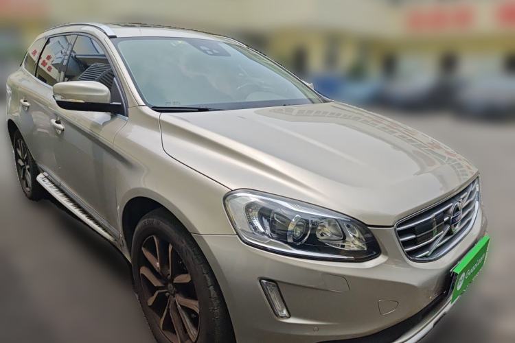 Used Volvo XC60 2017 T5 AWD Smart Upgrade Edition Front Right 45 Deg