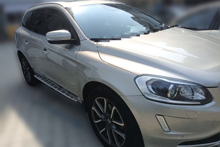 Used Volvo XC60 2017 T5 AWD Smart Upgrade Edition Front Right 45 Deg