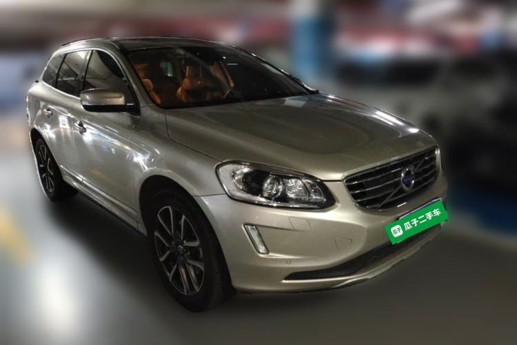 Used Volvo XC60 2017 T5 AWD Smart Drive Edition Front Right 45 Deg