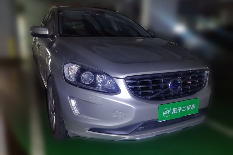 Used Volvo XC60 2017 T5 Smart Upgrade Edition Front Right 45 Deg