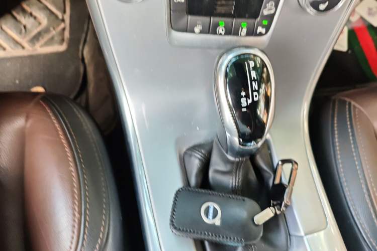 Used Volvo XC60 2017 T5 AWD Smart Upgrade Edition Gear Lever