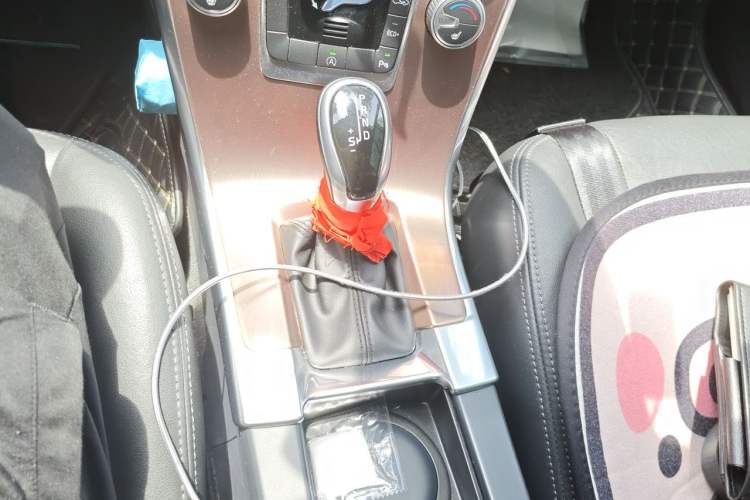 Used Volvo XC60 2017 T5 Smart Upgrade Edition Gear Lever