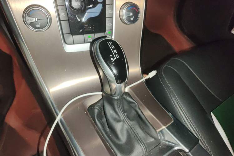 Used Volvo XC60 2017 T5 Smart Upgrade Edition Gear Lever