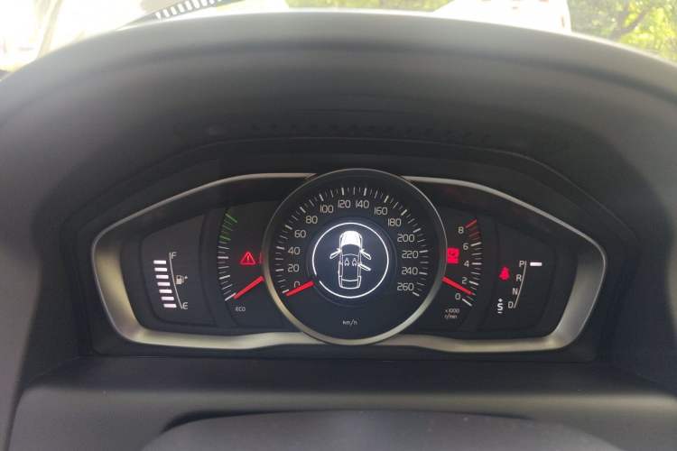 Used Volvo XC60 2017 T5 AWD Smart Upgrade Edition Instrument Cluster
