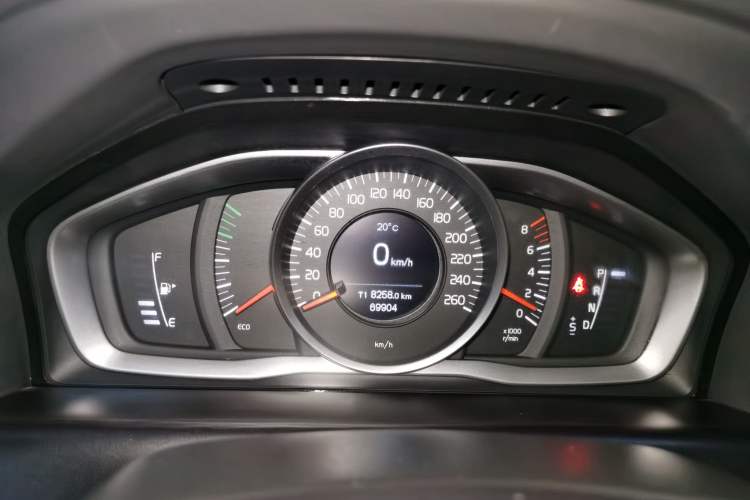 Used Volvo XC60 2017 T5 Smart Upgrade Edition Instrument Cluster