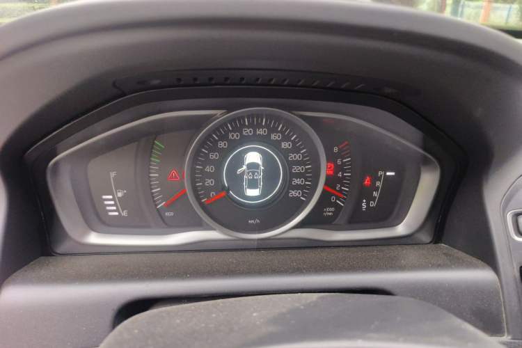 Used Volvo XC60 2017 T5 Smart Upgrade Edition Instrument Cluster