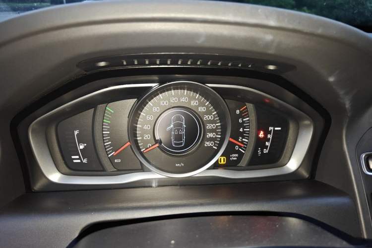 Used Volvo XC60 2017 T5 AWD Smart Upgrade Edition Instrument Cluster
