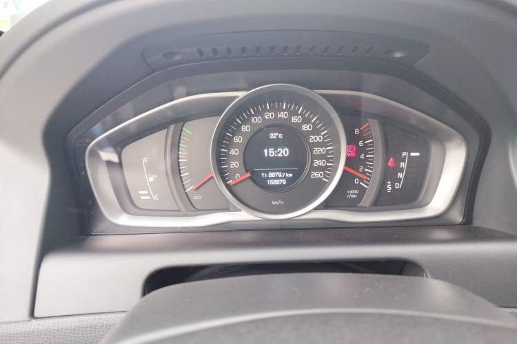 Used Volvo XC60 2017 T5 AWD Smart Upgrade Edition Instrument Cluster