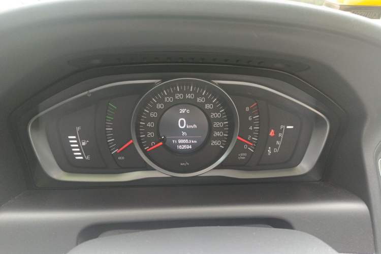 Used Volvo XC60 2017 T5 Smart Upgrade Edition Instrument Cluster