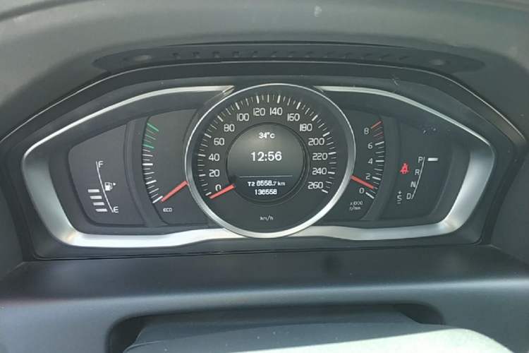 Used Volvo XC60 2017 T5 Smart Upgrade Edition Instrument Cluster