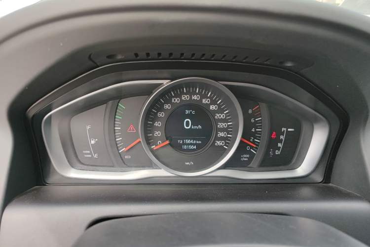 Used Volvo XC60 2017 T5 AWD Smart Upgrade Edition Instrument Cluster