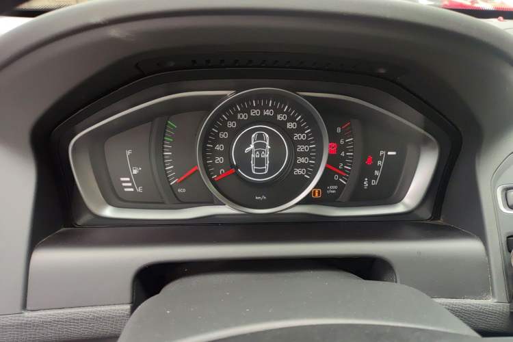 Used Volvo XC60 2017 T5 Smart Upgrade Edition Instrument Cluster
