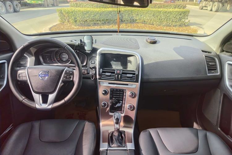 Used Volvo XC60 2017 T5 Smart Upgrade Edition Interior 4