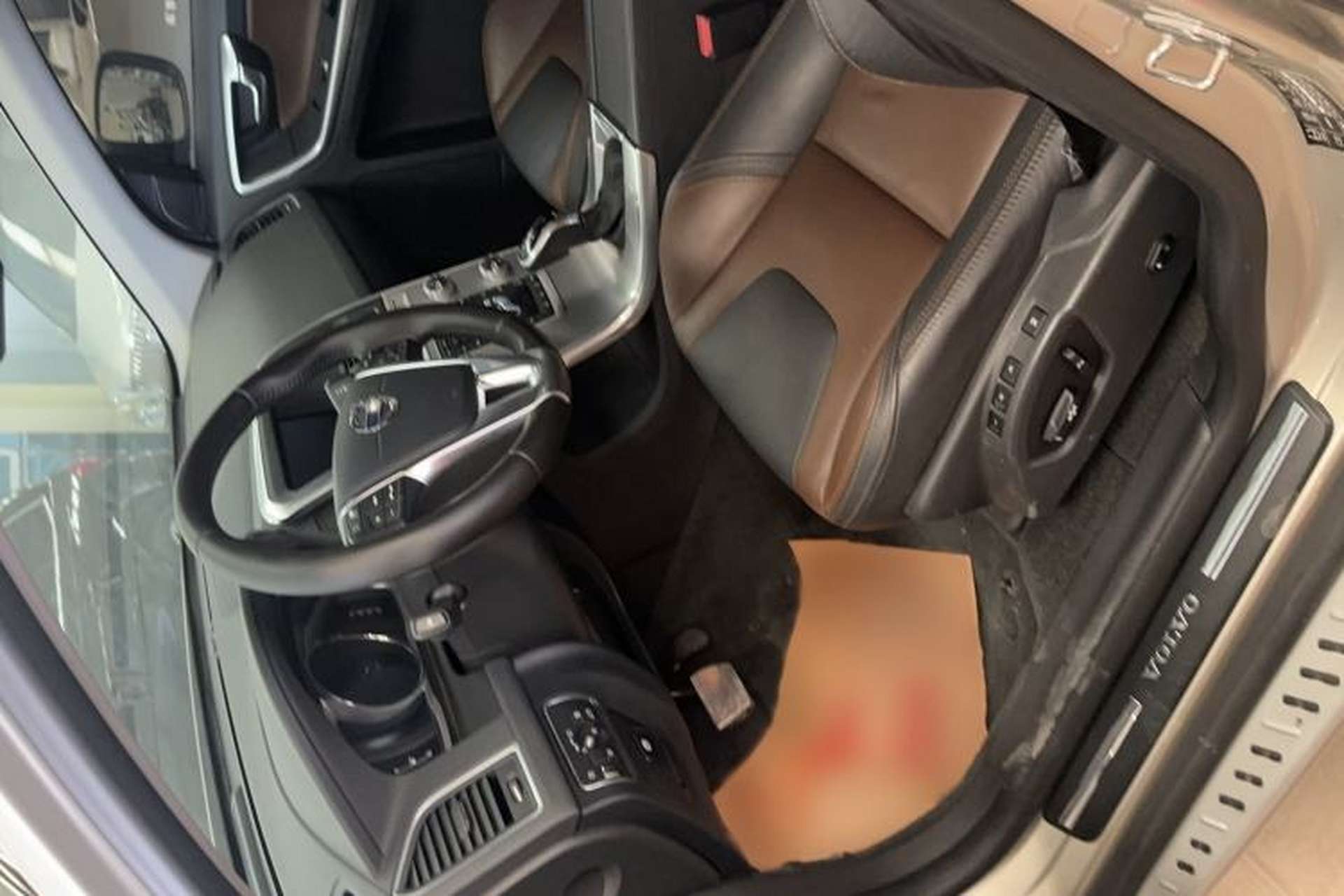 Used Volvo XC60 2017 T5 AWD Smart Upgrade Edition Interior 4