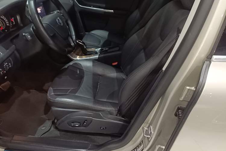 Used Volvo XC60 2017 T5 Smart Upgrade Edition Left Front Seat