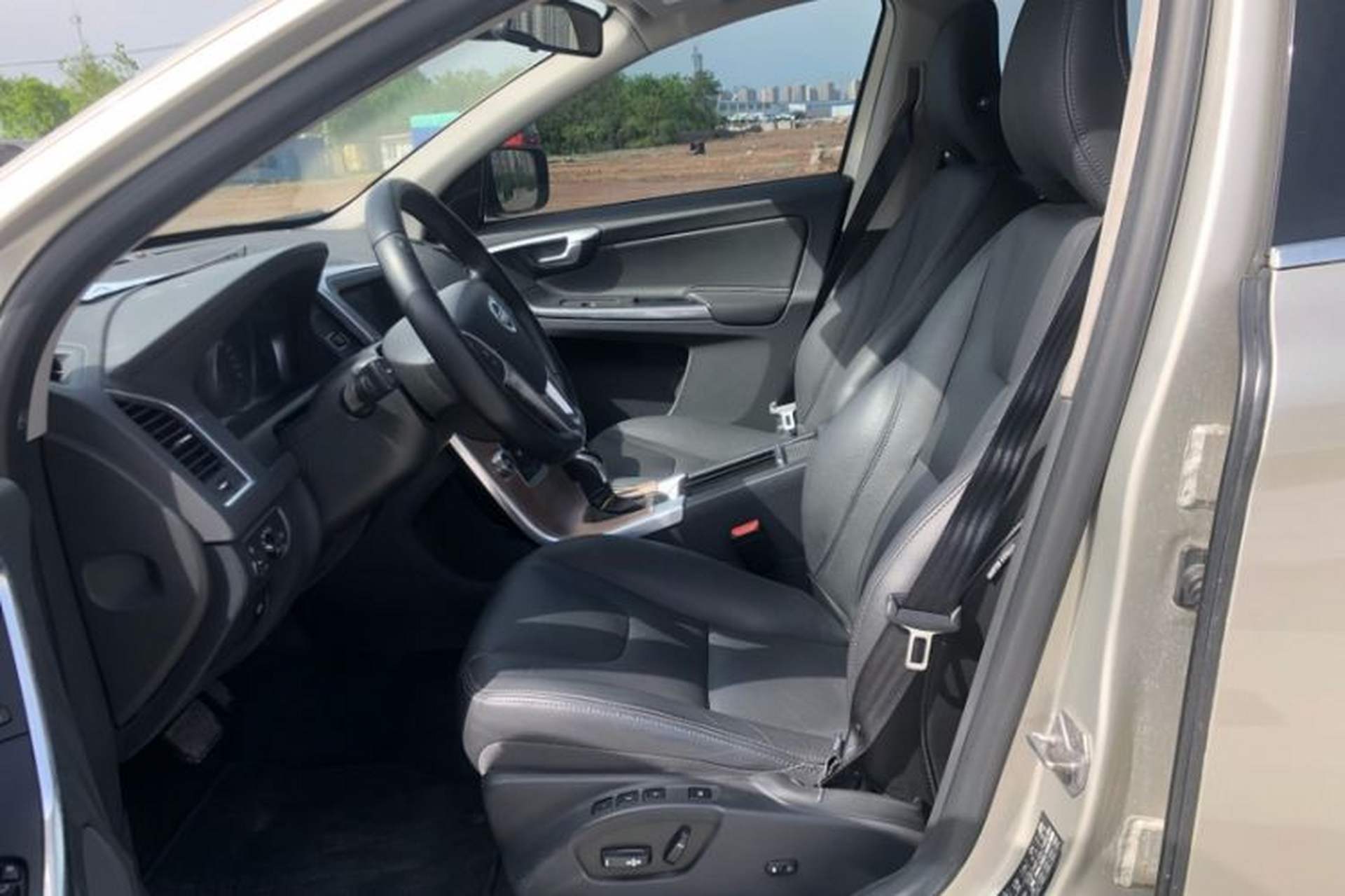 Used Volvo XC60 2017 T5 AWD Smart Upgrade Edition Left Front Seat