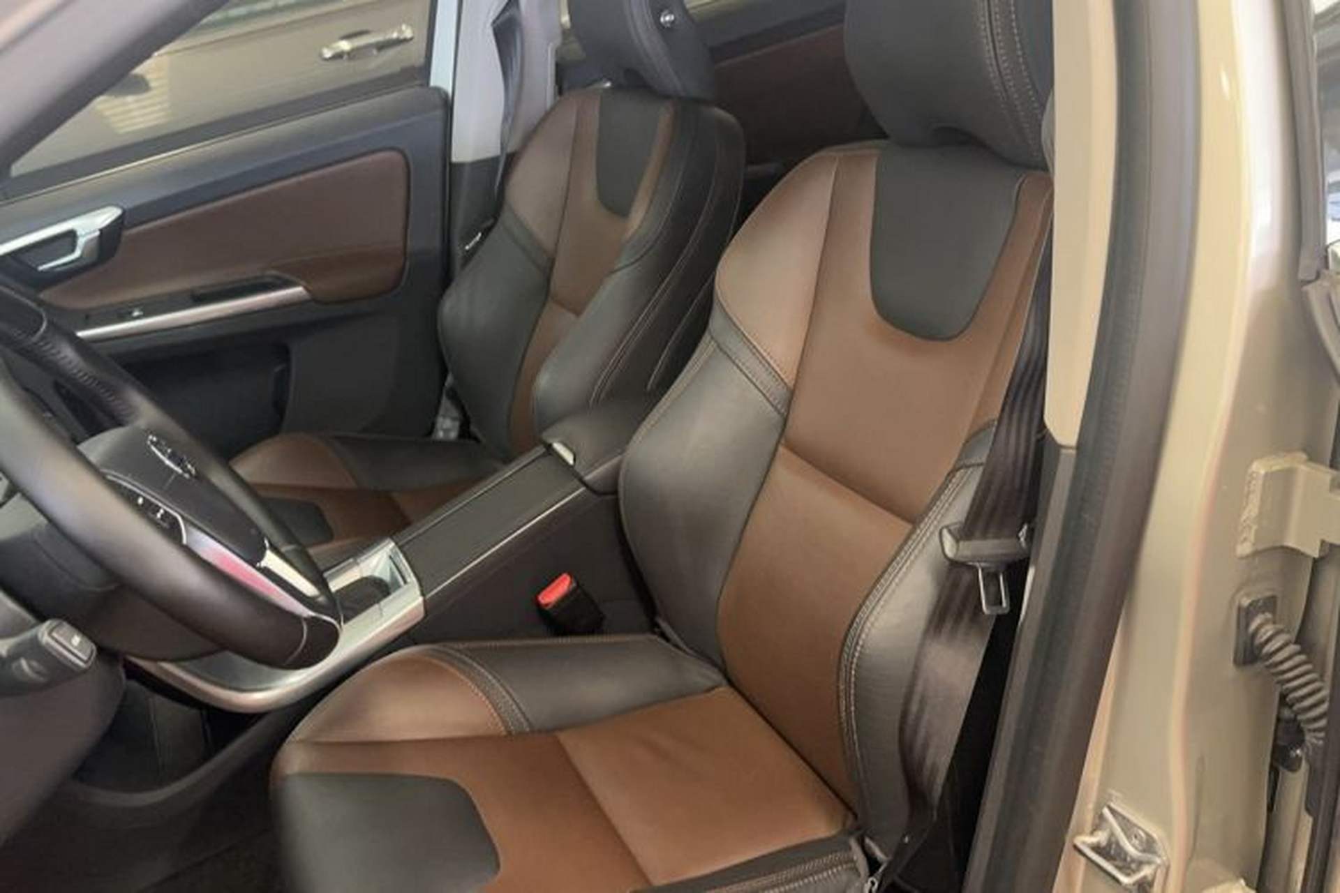 Used Volvo XC60 2017 T5 AWD Smart Upgrade Edition Left Front Seat