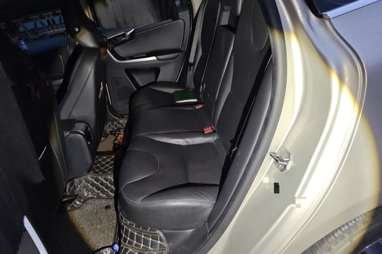 Used Volvo XC60 2017 T5 AWD Smart Upgrade Edition Left Rear Seat