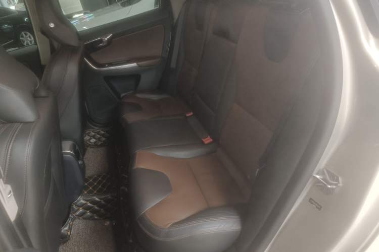 Used Volvo XC60 2017 T5 AWD Smart Upgrade Edition Left Rear Seat