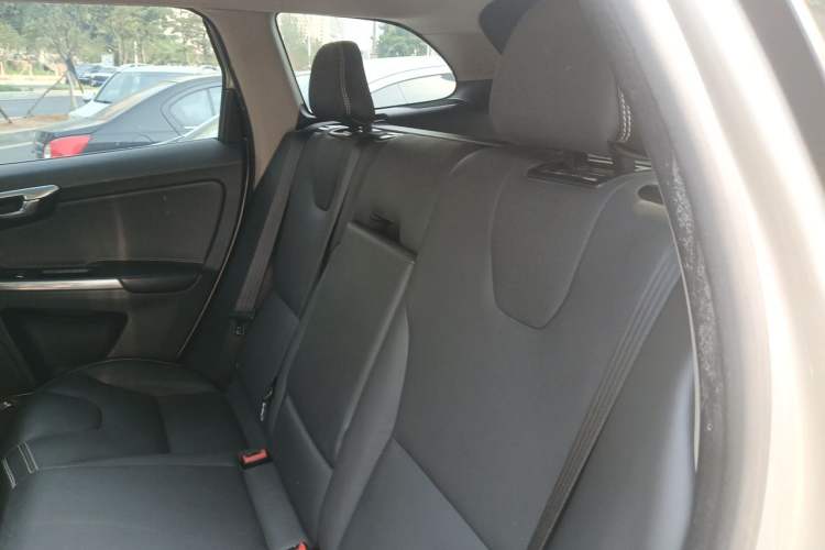 Used Volvo XC60 2017 T5 AWD Smart Upgrade Edition Left Rear Seat