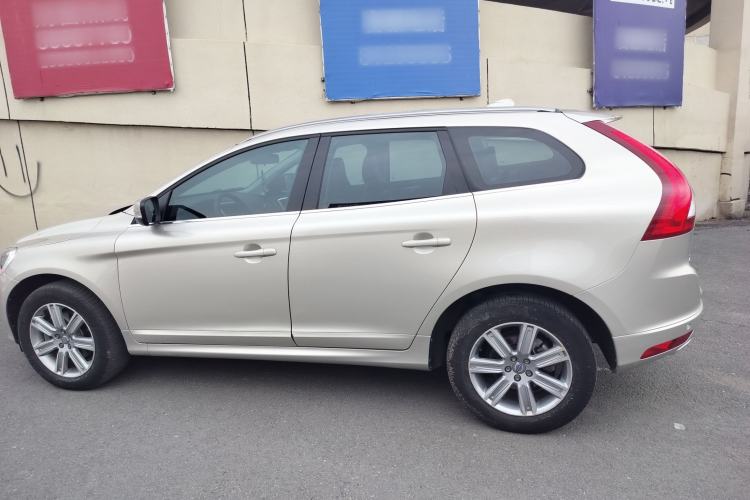Used Volvo XC60 2017 T5 AWD Smart Upgrade Edition Left Side