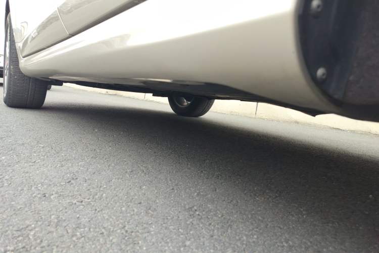 Used Volvo XC60 2017 T5 AWD Smart Upgrade Edition Left Side Sill