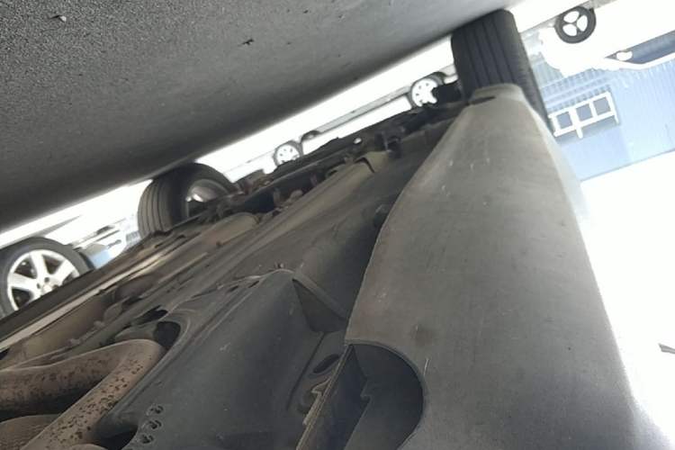 Used Volvo XC60 2017 T5 Smart Upgrade Edition Left Side Sill
