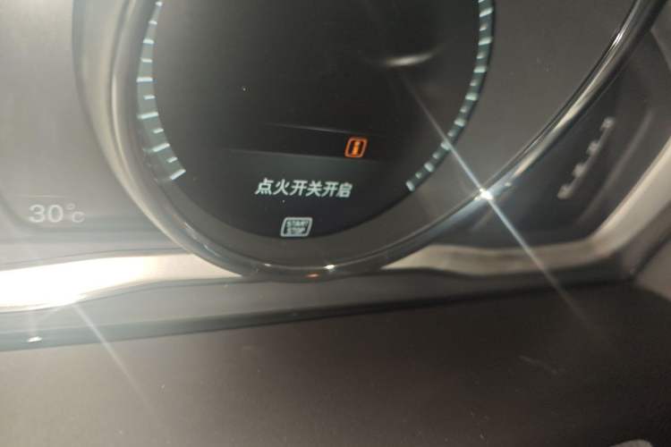Used Volvo XC60 2017 T5 AWD Smart Upgrade Edition Odometer Close Up