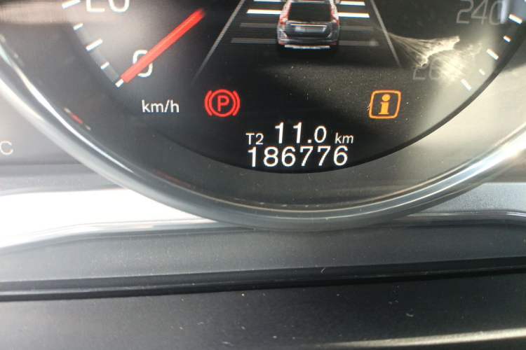 Used Volvo XC60 2017 T5 AWD Smart Upgrade Edition Odometer Close Up