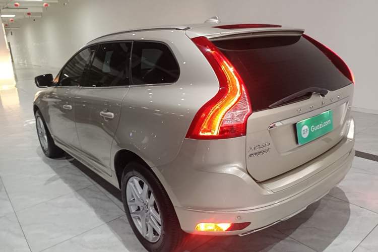 Used Volvo XC60 2017 T5 Smart Upgrade Edition Rear Left 45 Deg