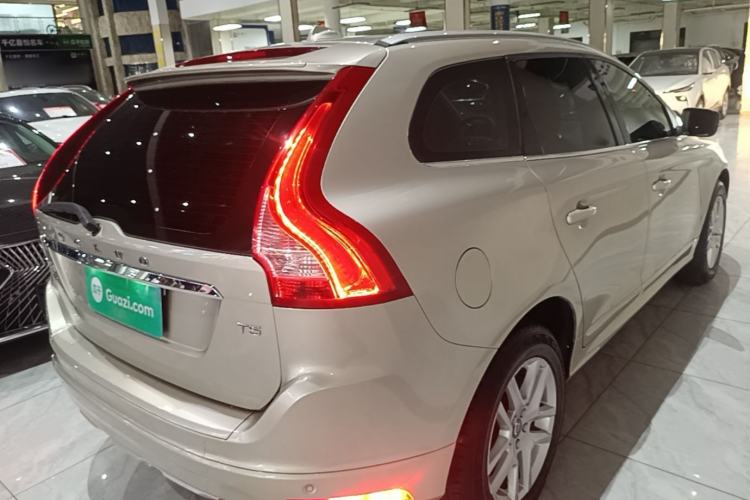 Used Volvo XC60 2017 T5 Smart Upgrade Edition Rear Right 45 Deg