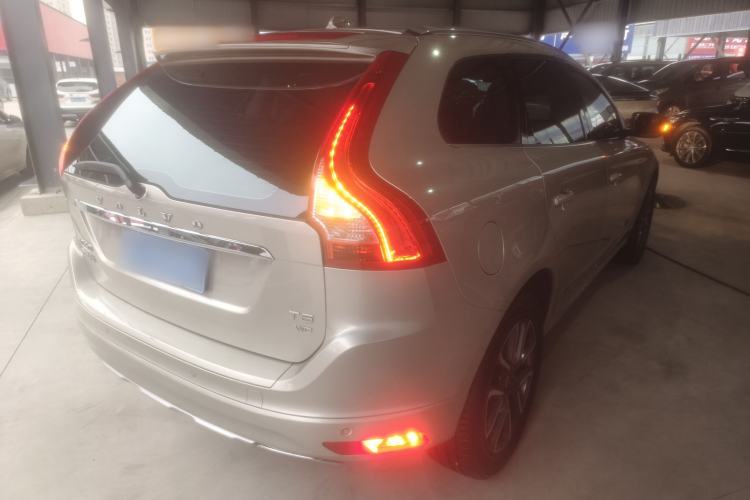 Used Volvo XC60 2017 T5 AWD Smart Upgrade Edition Rear Right 45 Deg