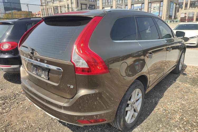 Used Volvo XC60 2017 T5 Smart Upgrade Edition Rear Right 45 Deg