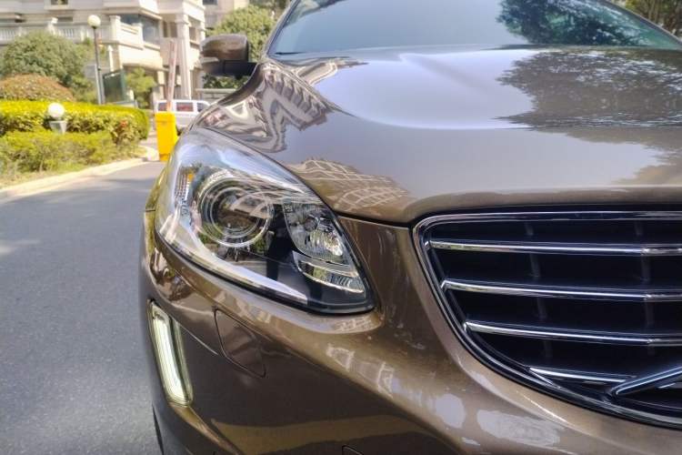 Used Volvo XC60 2017 T5 Smart Upgrade Edition Right Front Headlight