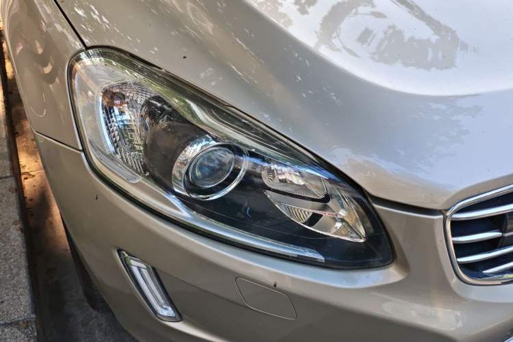 Used Volvo XC60 2017 T5 AWD Smart Upgrade Edition Right Front Headlight