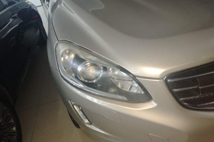 Used Volvo XC60 2017 T5 AWD Smart Upgrade Edition Right Front Headlight