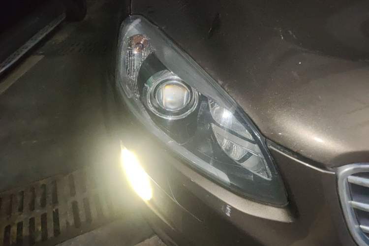 Used Volvo XC60 2017 T5 Smart Upgrade Edition Right Front Headlight