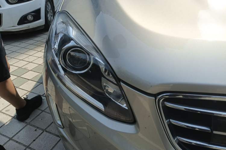 Used Volvo XC60 2017 T5 AWD Smart Upgrade Edition Right Front Headlight