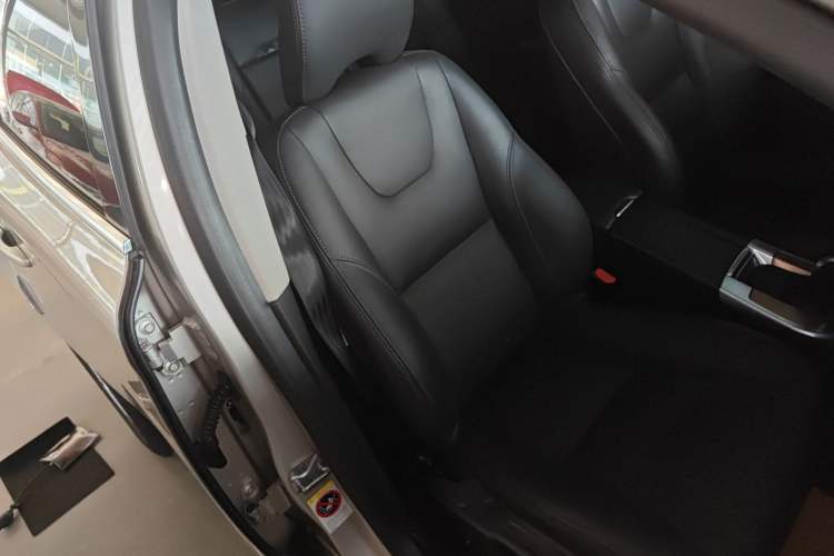 Used Volvo XC60 2017 T5 Smart Upgrade Edition Right Front Seat