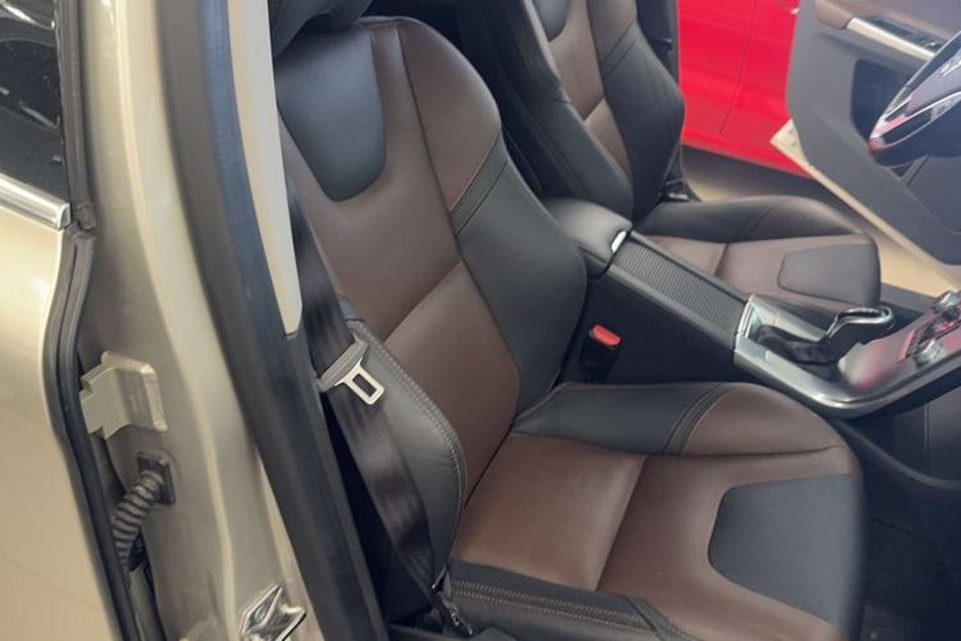 Used Volvo XC60 2017 T5 AWD Smart Upgrade Edition Right Front Seat