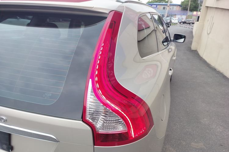 Used Volvo XC60 2017 T5 AWD Smart Upgrade Edition Right Rear Taillight