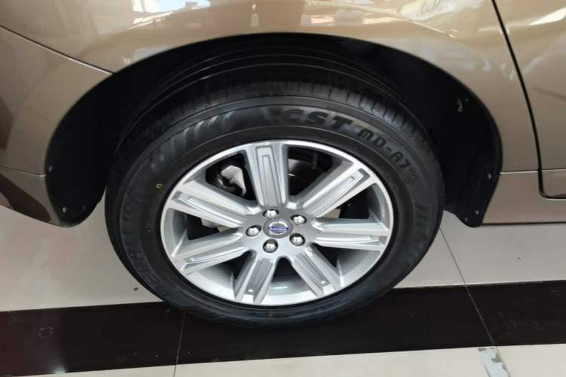 Used Volvo XC60 2017 T5 AWD Smart Upgrade Edition Right Rear Wheel Hub
