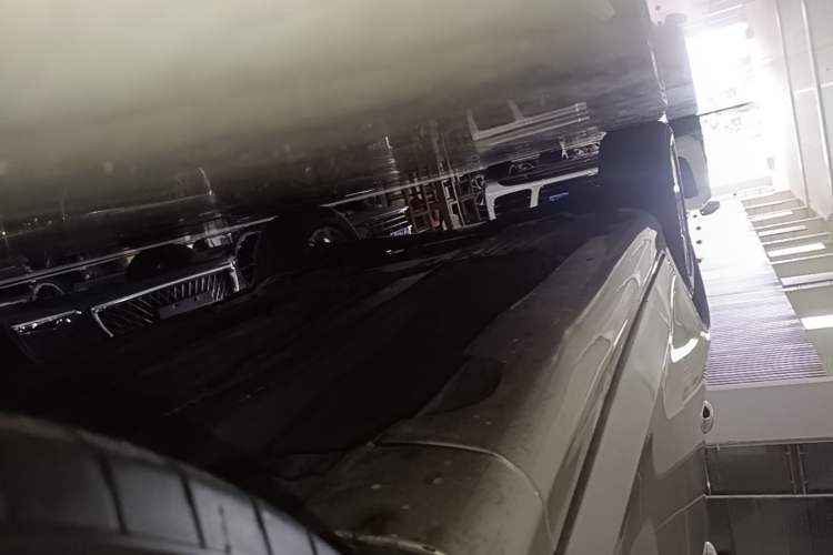 Used Volvo XC60 2017 T5 Smart Upgrade Edition Right Side Sill